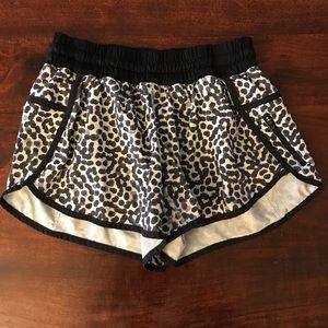 Lululemon Tracker Short Size 8